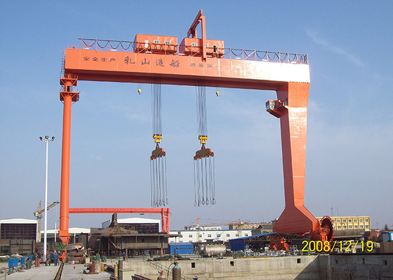 Grúa de pórtico doble del puerto de la viga para la construcción naval del astillero con la carga de elevación pesada